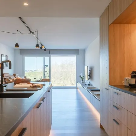 Huswell - Modern With Sea-view In Apartment